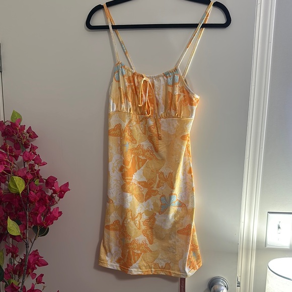 3/$20 NWT Orange Butterfly Dress Medium - Picture 1 of 4